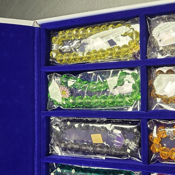 12 seasons holiday bracelets set - Picture 5 of 8